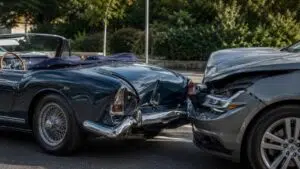 Unfall mit Cabrio - Symbolbild